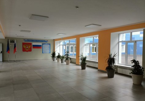 Secondary school in Zhovtny district of Mariupol