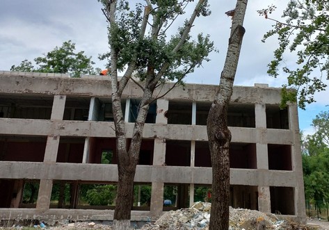 Secondary school in Zhovtny district of Mariupol